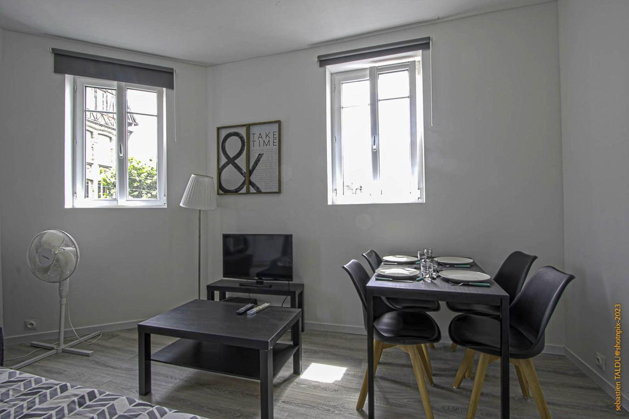 Cosyrouen Gare Apartment ภายนอก รูปภาพ